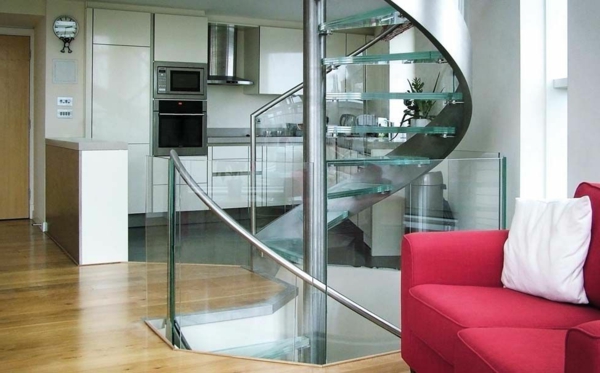 सर्पिल सीढ़ी-साथ-बहुत-अच्छा डिजाइन और कांच चरणों