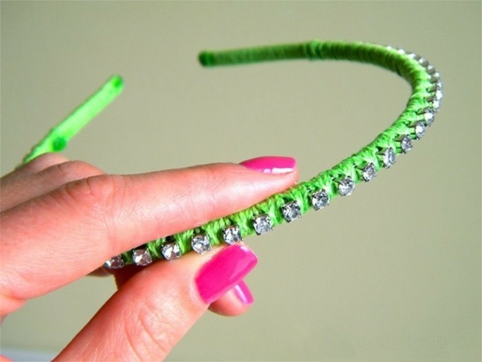 panta-itse-ompelu-with-pieni-timantit-in-vihreä väri