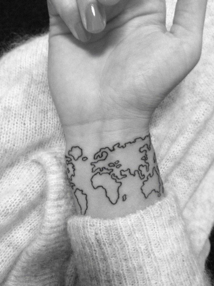 纹身手腕​​上的世界地图上原有的纹身的想法