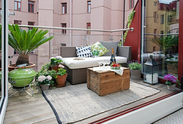 छत-साथ-आधुनिक फर्नीचर सेट