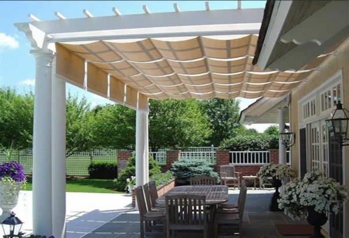 Terraza de techo de sombrilla y jardín Sitzgruppe-en-sombra