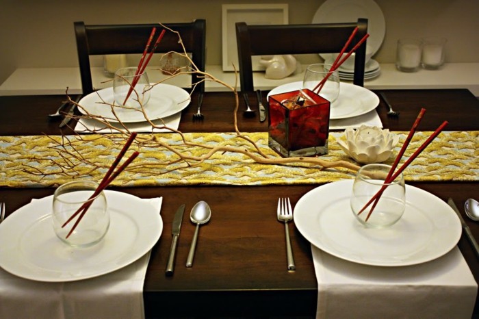 Tischdeko-Ασία-με-κόκκινο chopsticks