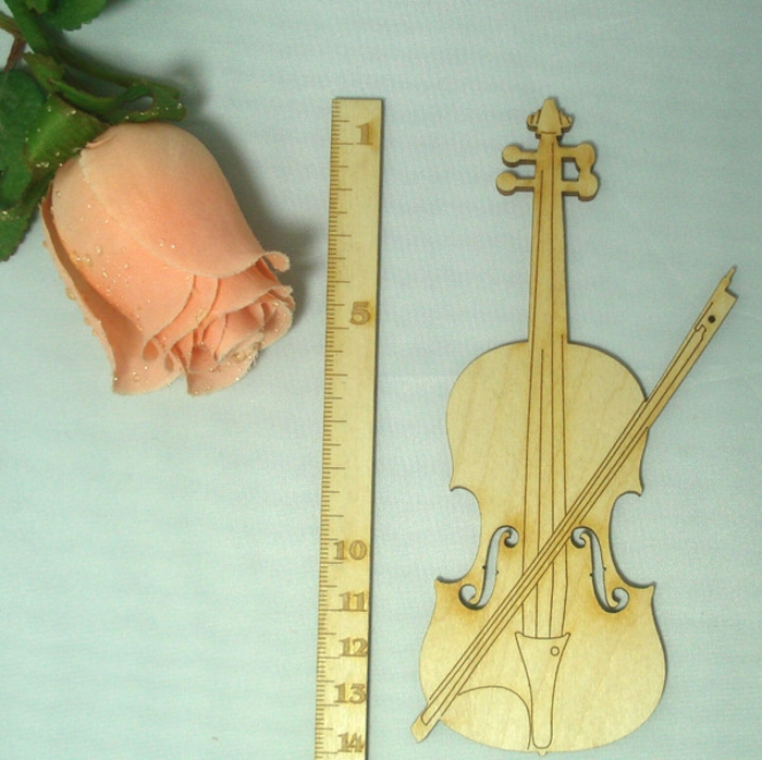 从木质乐器作为装饰Tischdeko与木材-4-小提琴