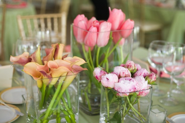 Decoración de la mesa con tulipanes de color rosa idea-decoración