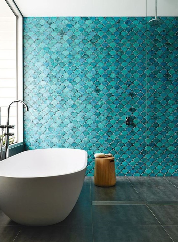梦幻浴室洗澡椭圆形壁砖，以绿松石色
