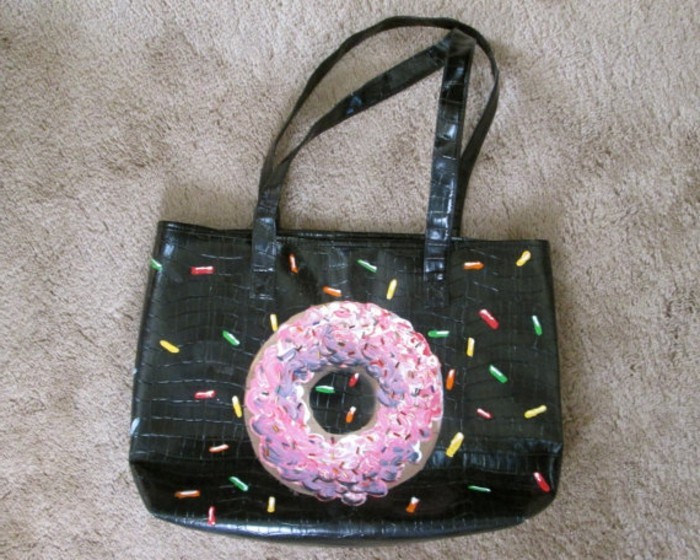 不寻常的礼物 - 一个袋与 - 甜甜圈