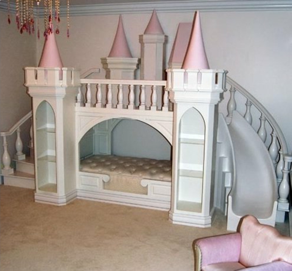不寻常的婴儿床城堡迪斯尼