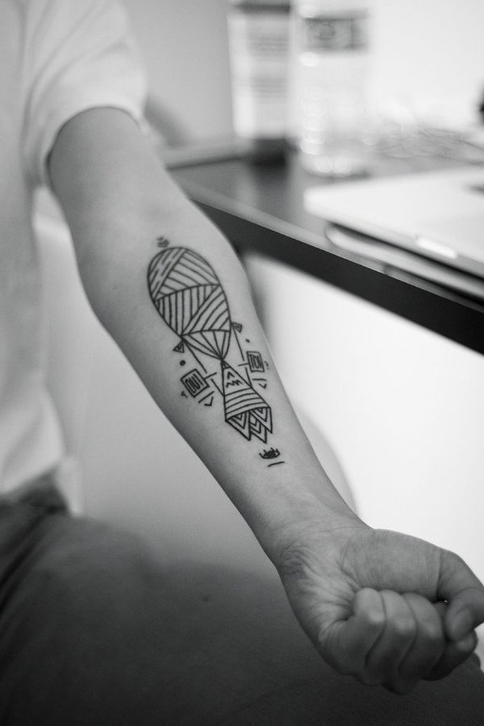前臂的纹身纹身几何图案