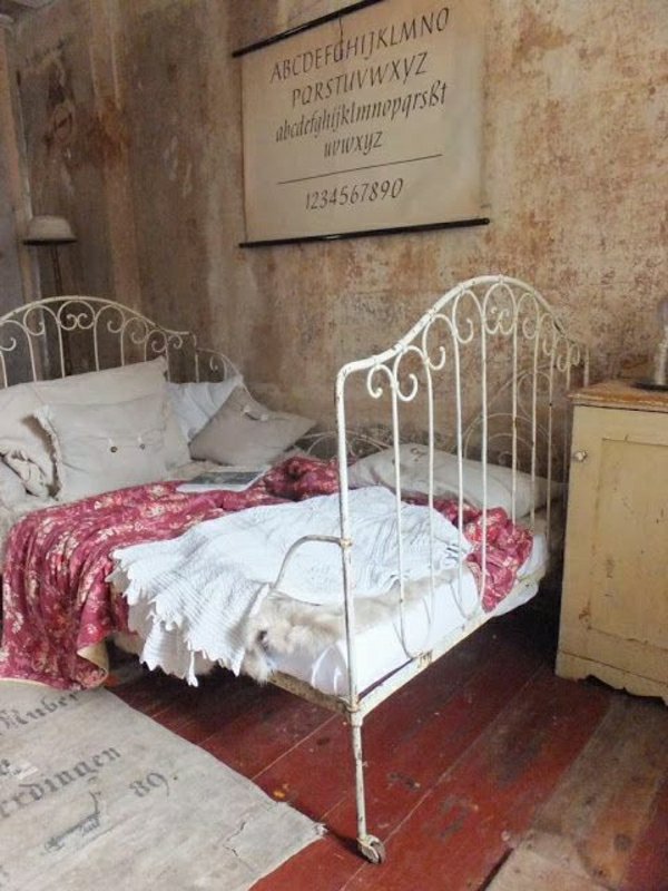 Vintage ágy idősebb out-kovácsoltvas szekrény