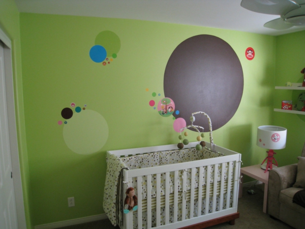 .en pared verdes - Habitación del bebé