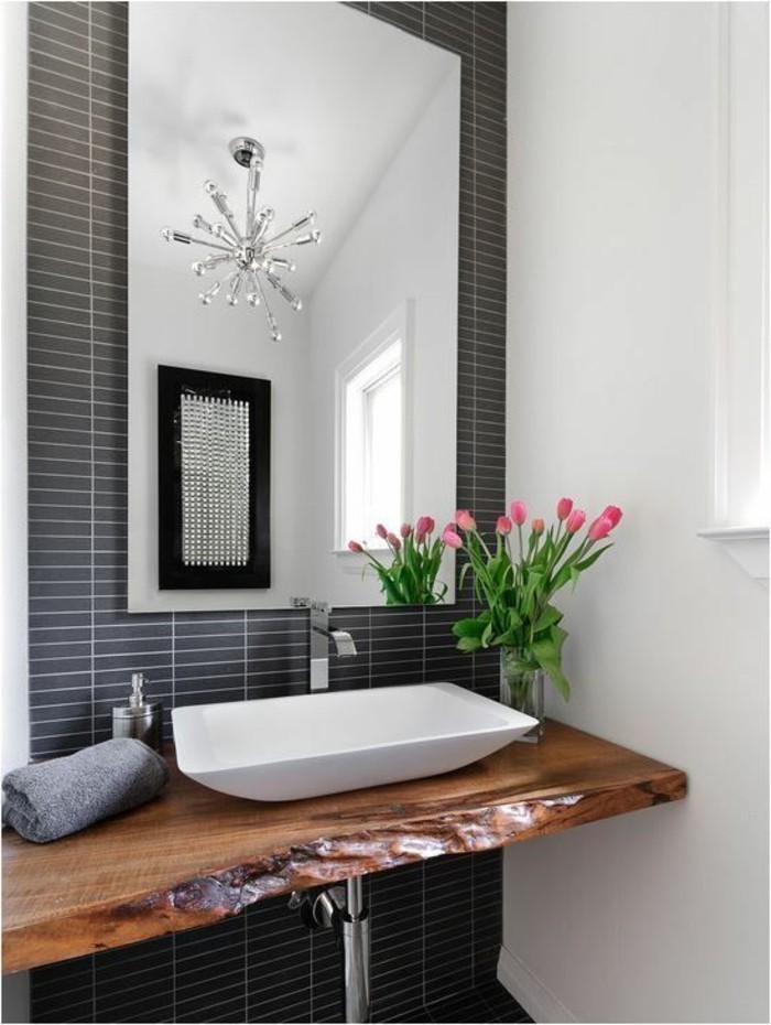 Sink-on-ξύλο πάνελ-λουλούδια-deco-in-μπάνιο