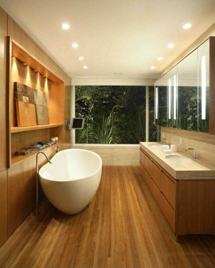 洗脸盆柜木材和椭圆浴缸