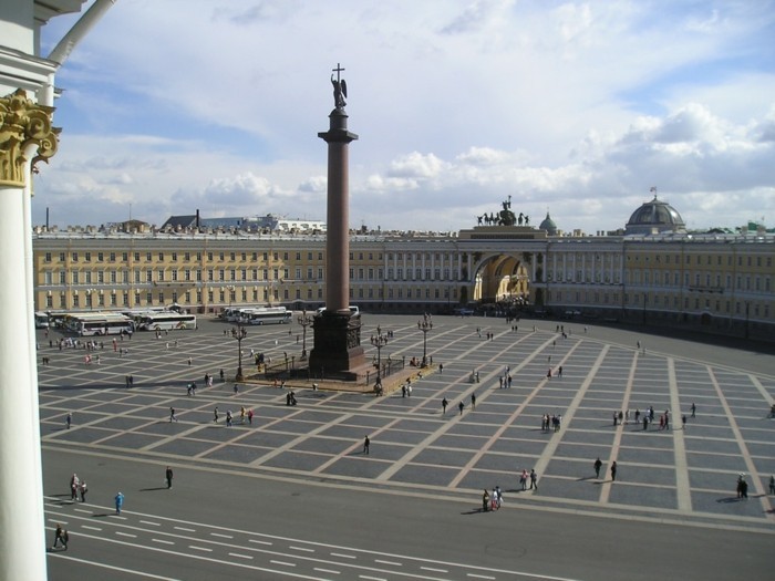 قصر الشتاء والكسندر العمود في وسانت بطرسبرغ، روسيا الفن والعمارة الباروك