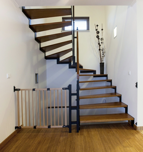 Construcción de la escalera del zigzag - muy bonita decoración