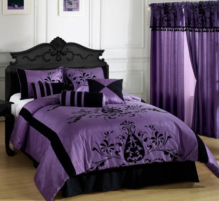 Szoba díszítő lila függöny és ágynemű