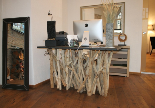 decoración de tronco de troncos - construir un escritorio de computadora