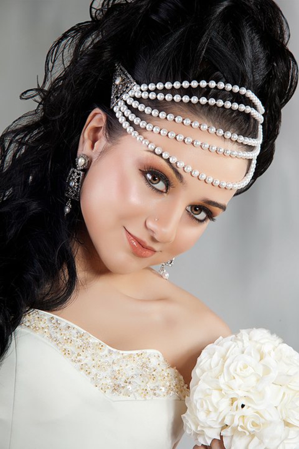 peinados nupciales árabes - perlas hermosas como decoración