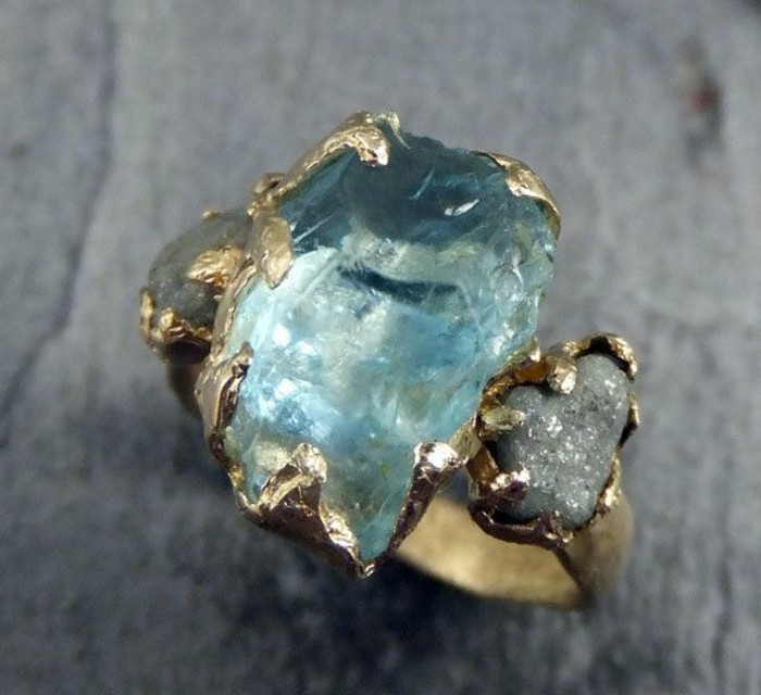不寻常的订婚戒指 - 原始完整无缺，海蓝宝石金