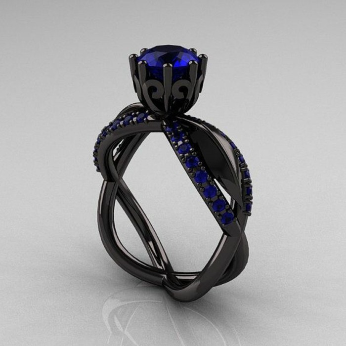 不寻常的订婚戒指黑金蓝宝石