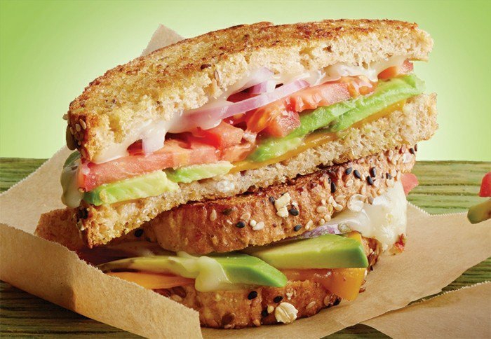 avokádó szendvics élvezni az összetevőket gazdag paradicsom hagyma magok sajt hagyma ötletek az ebédszünet