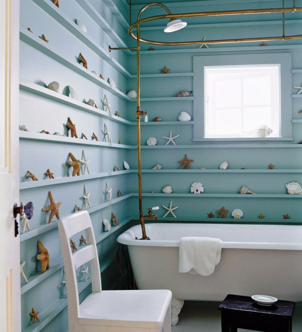 bathing-set-up-many-deco-products - conchas en la pared