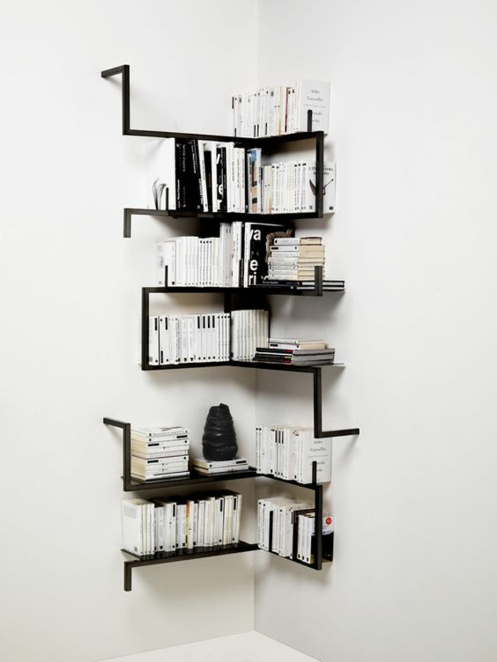 Könyvespolc-own-build-sok könyv-sarok-fekete-polcok-diy falba építhető