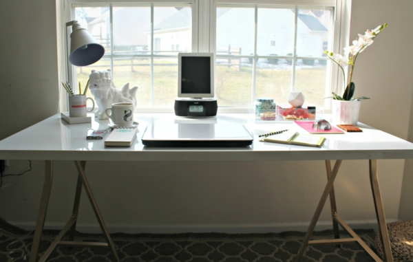 ריהוט משרדי ikea שולחן העבודה פרחים כמו קישוט חלון יפה