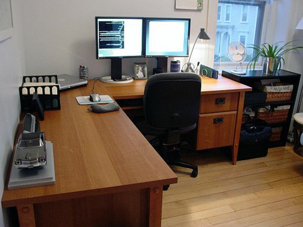 oficina de espacio-diseño-madera-escritorio-muy-agradable