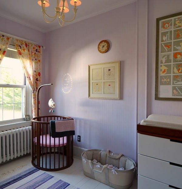 बच्चे के कमरे में बच्चा बिस्तर - दीवार के लिए तपू रंग