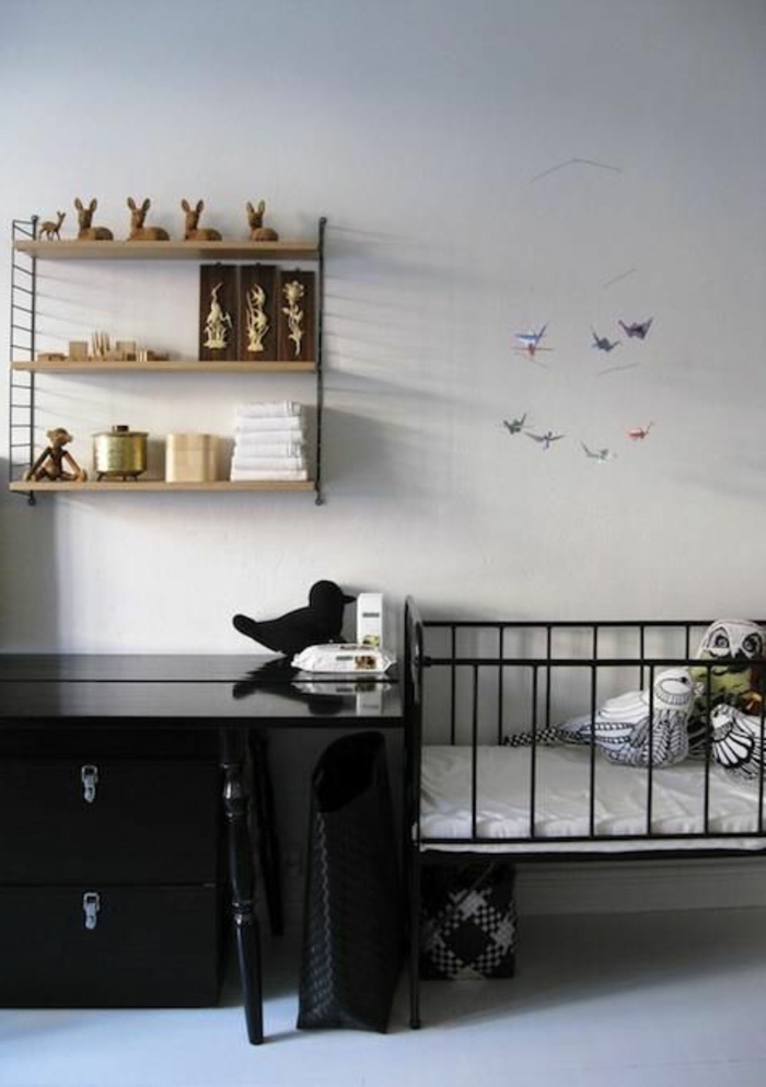 babyroom-дизайн, черно и чекмеджета-следващата най-скъпа леглото