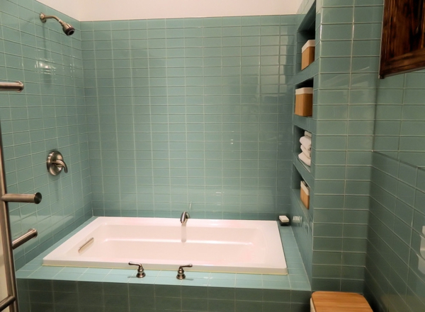kylpyamme-the-kylpyhuone-with-kaunis-moderni laatta