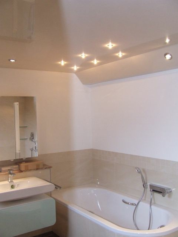 אורות התקרה אמבטיה רעיונות לעיצוב חדר רחצה פנים
