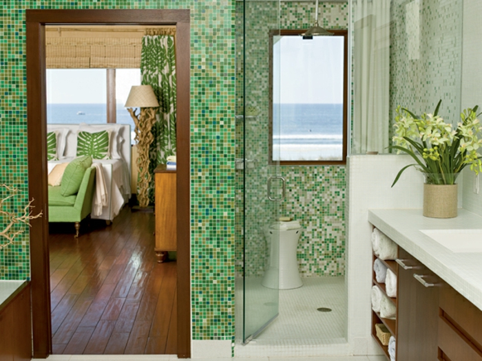 浴室，用马赛克，绿，墙