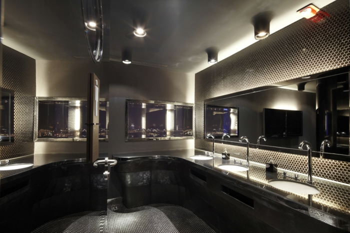 浴室与 - 马赛克美丽的黑色设计