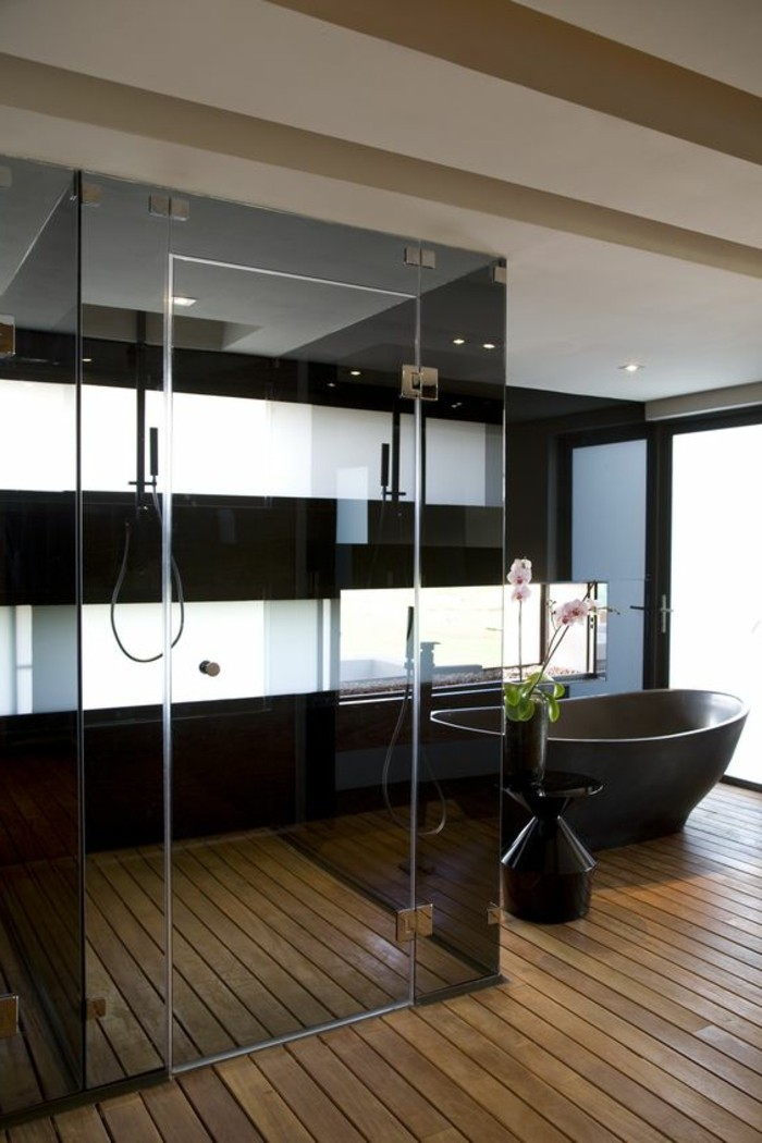 बाथरूम डिजाइन-विचारों-बाथरूम डिजाइन में काले के साथ-रेट्रो-बाथटब और नीचे की लकड़ी