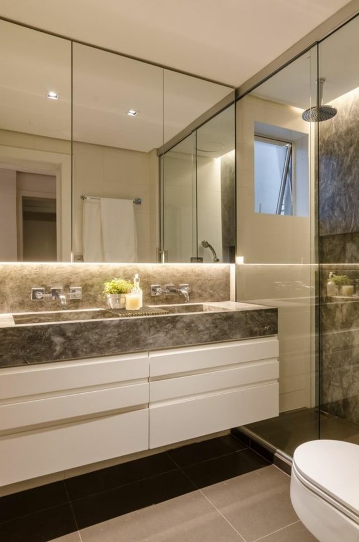 卫生间的设计思路现代贝德尔 - 浴室 - 在 - 米色与一对多镜