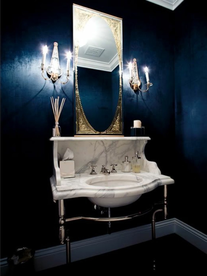 बाथरूम डिजाइन-विचारों-Schle-बदर-बाथरूम-में-नीली सिंक रेट्रो के साथ