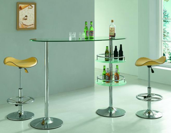 酒吧桌-的玻璃，与黄椅