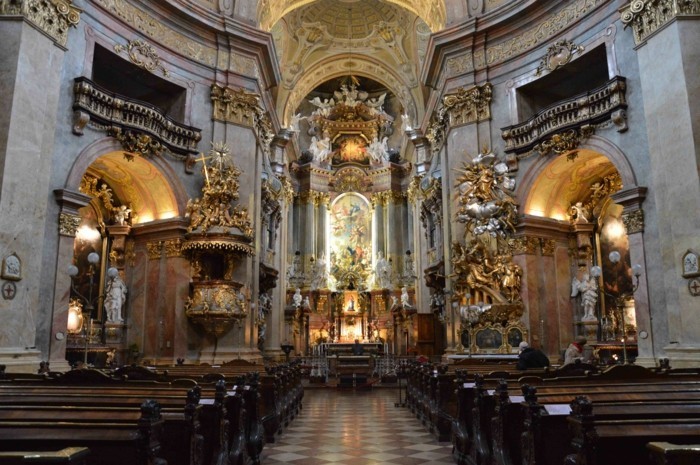 barokkiarkkitehtuurin Pietarin kirkko-in-Wien -Itävalta