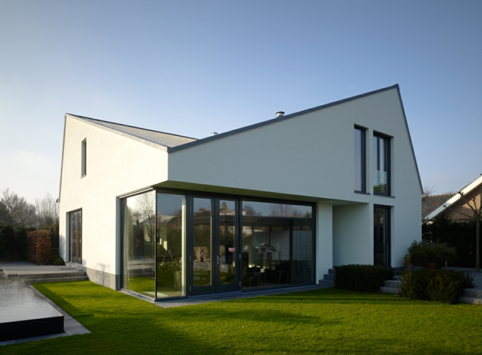 Bauhaus rakentaa moderni-elementtitalot-house-with-harjakatolla