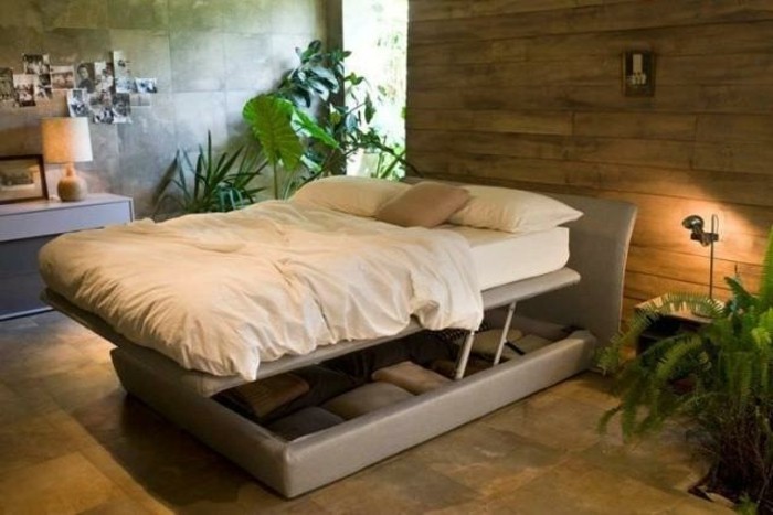 米色设计软垫床，有张床箱原始内饰