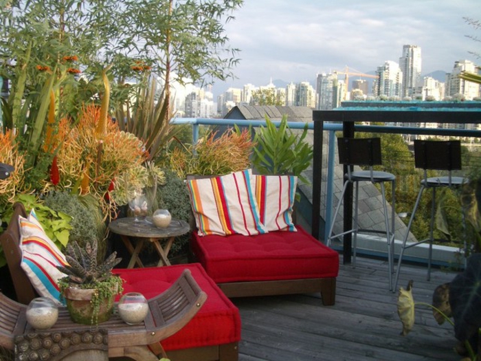 bepflanzung-屋顶露台酒吧凳红色坐垫