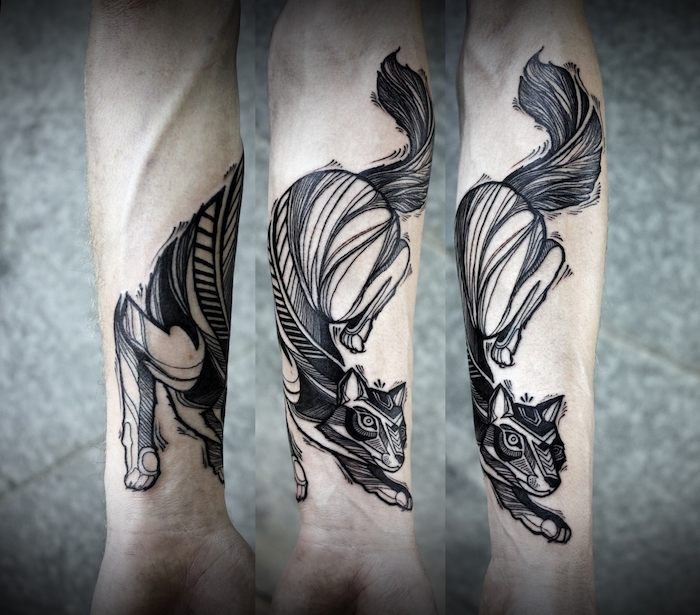 un gato terminado por un salto en el tatuaje del brazo - tipos de tatuajes de animales, desde tres esquinas