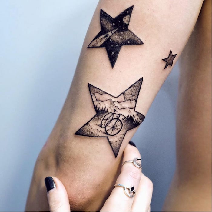Un tatuador artista del tatuaje es el verdadero artista - estrellas con imágenes en él - estilos de tatuaje
