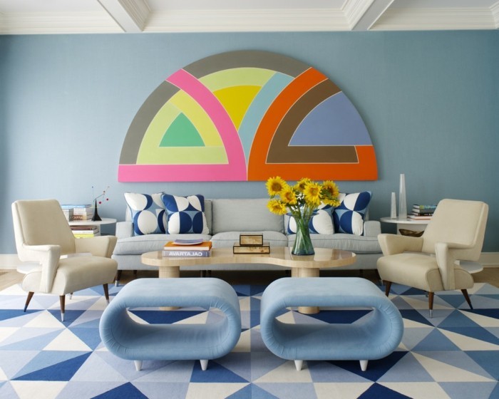 μπλε καρέκλες και Fancy-τοίχο σχεδιασμός-αντίκες-διακόσμηση