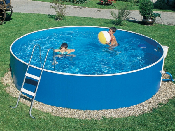 sininen-round-pool-kaksi lasta on siinä