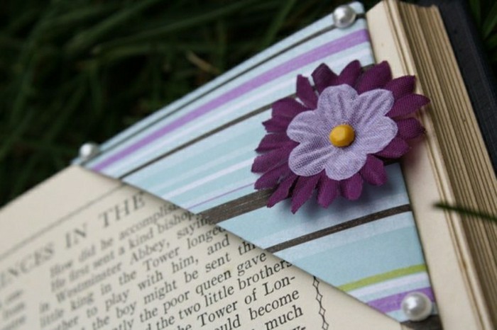 यह फूल से crochet-ओरीगैमी से बुकमार्क-करते अपने आप को