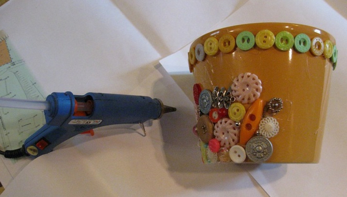 macetas balcón pegamento gluer ideas para decorar olla botones granos decoración ideas colorido