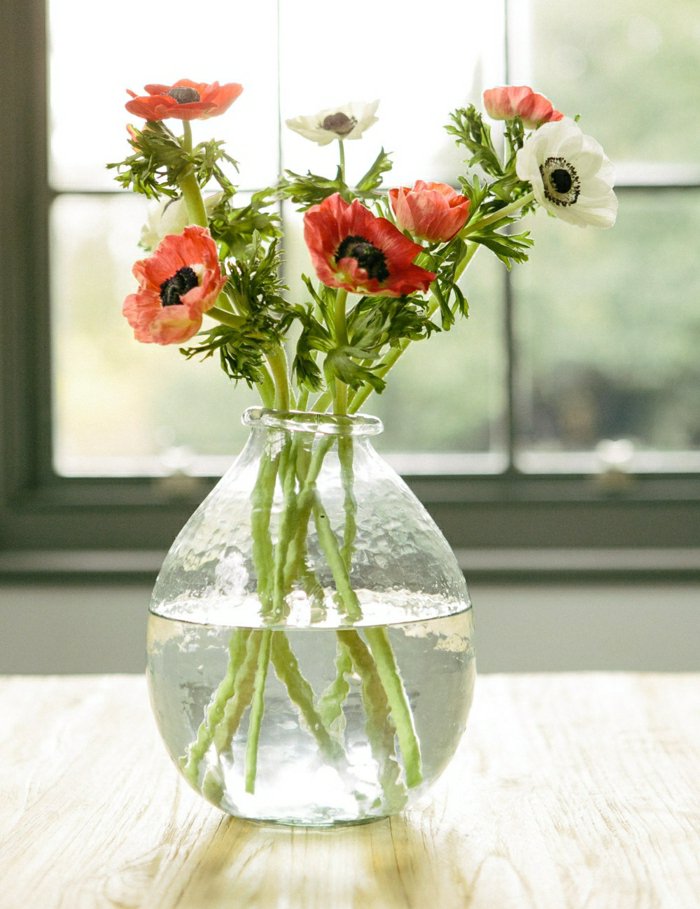 鲜花，花瓶，玻璃花瓶装饰新鲜花木场