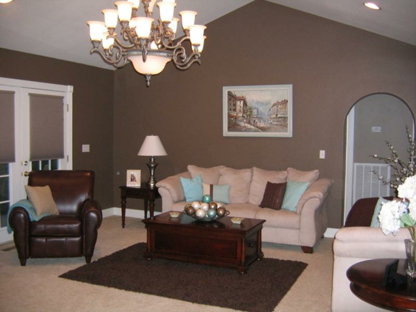 棕色的家具，客厅，丰富多彩，azente